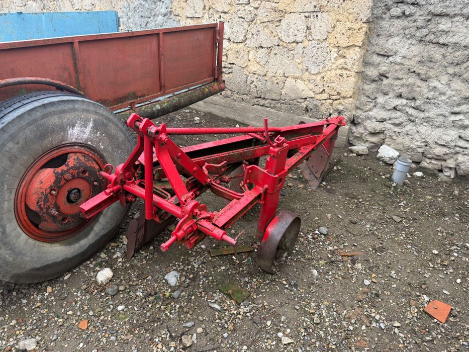 Vând tractor + utilaje