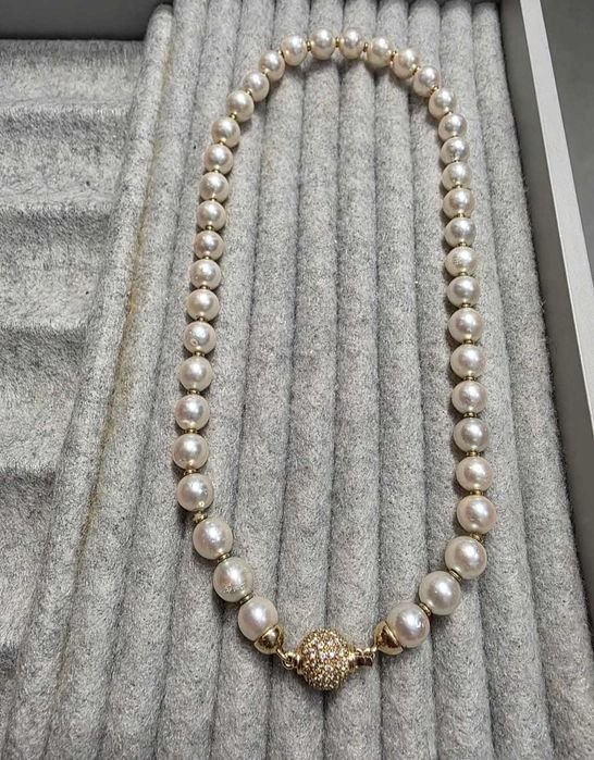 Colier perle naturale cu diamante si aur 18 k