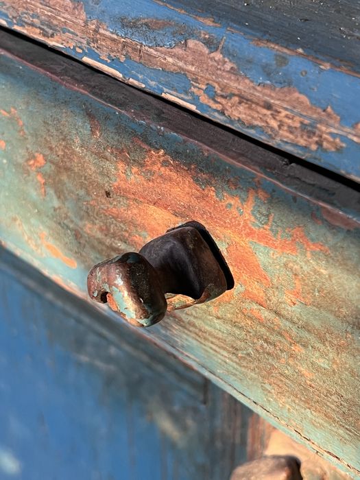 Деревянная тумба для сада