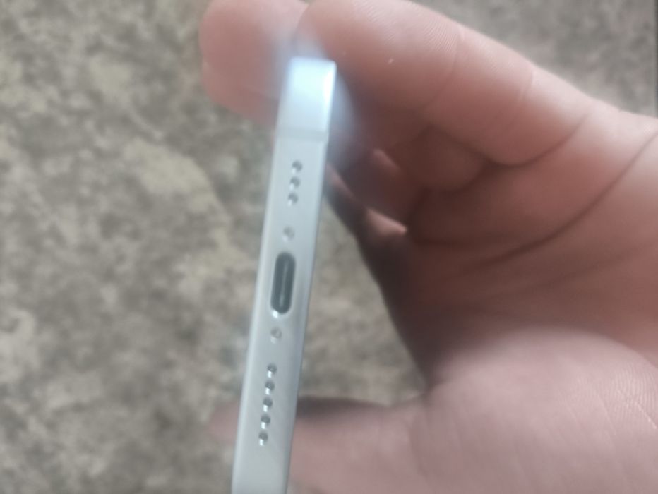 Iphone 15 в идеальном состоянии