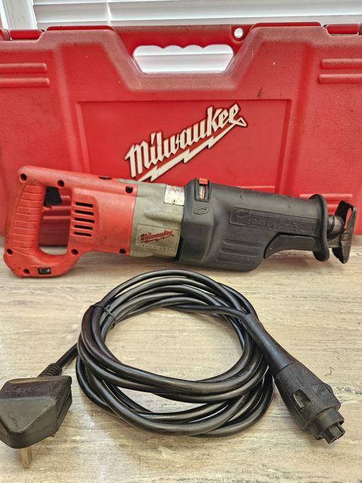 Milwaukee Саблен Трион SSPE1000QX 220V.