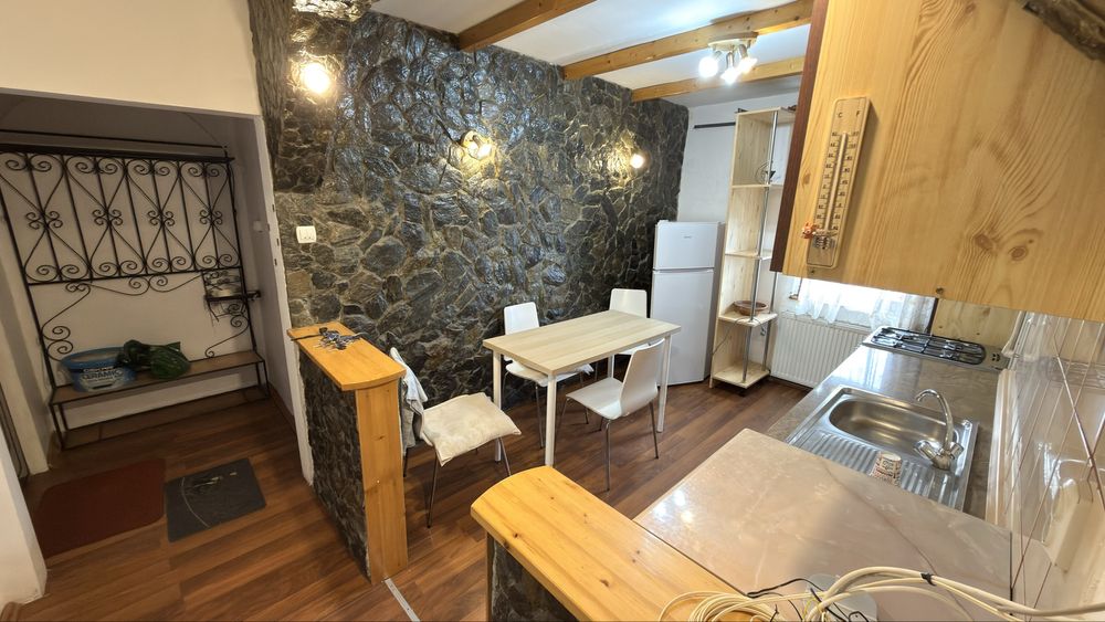 De închiriat apartament 2 camere