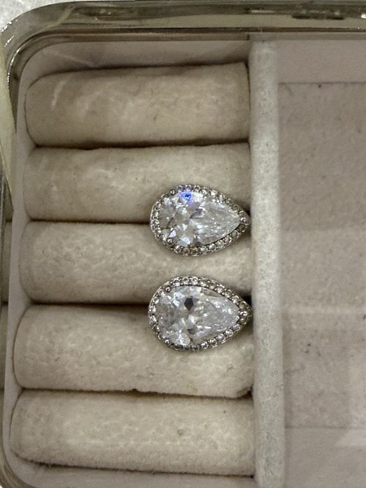 Серьги из серебра с крупным камнем
