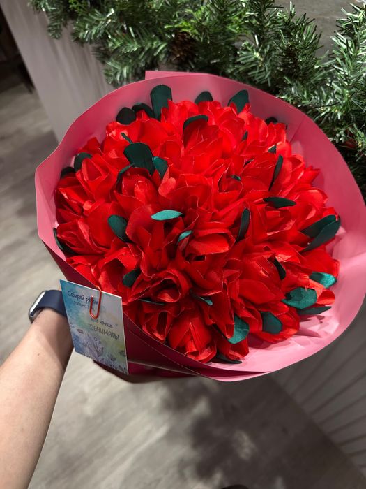 Продажа букетов: розы, тюльпаны, пионы