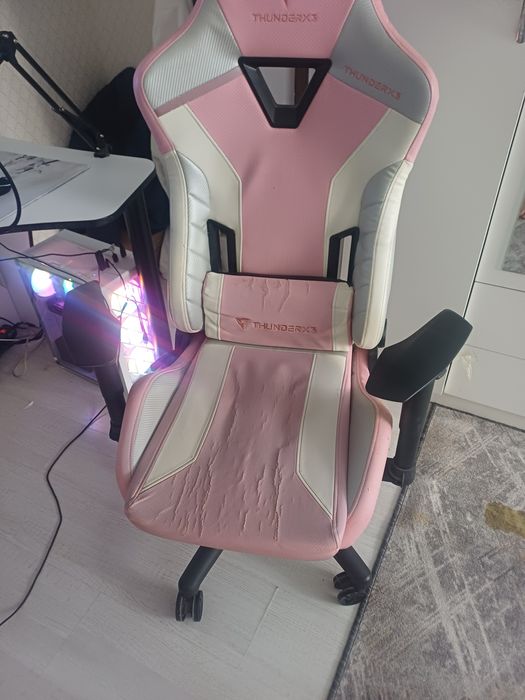 Продаеться игровое кресло