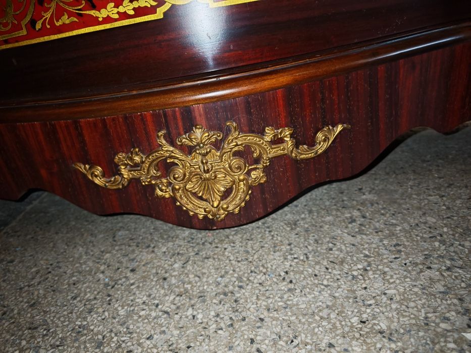 Антикварен шкаф стил Bulle