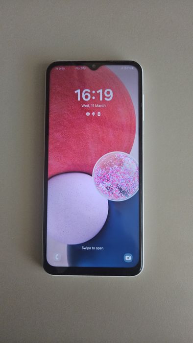 Продавам Samsung Galaxy A13 4G – Отлично състояние + Бонус аксесоари