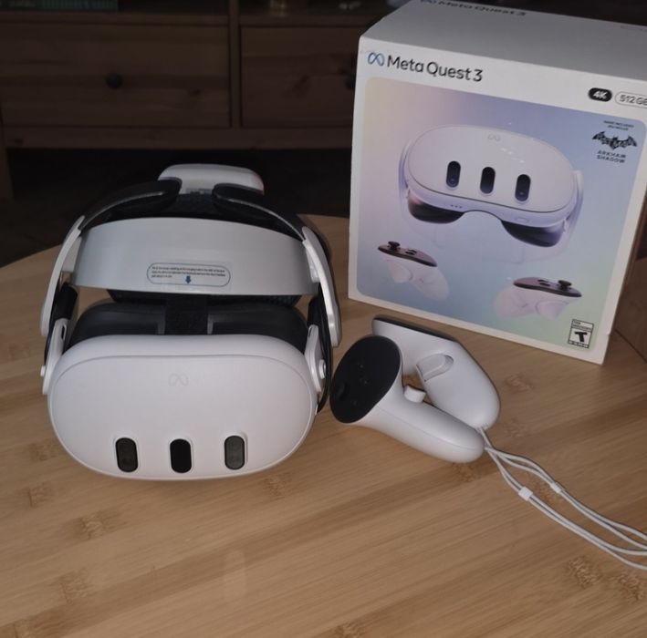 META QUEST 3 - 512 GB - на 4 Месеца + BOBO VR Headrest