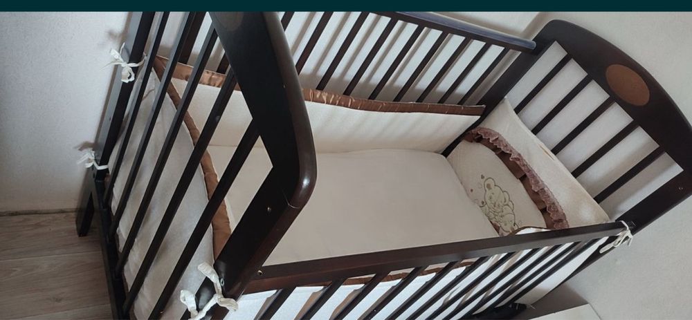 Детская кроватка