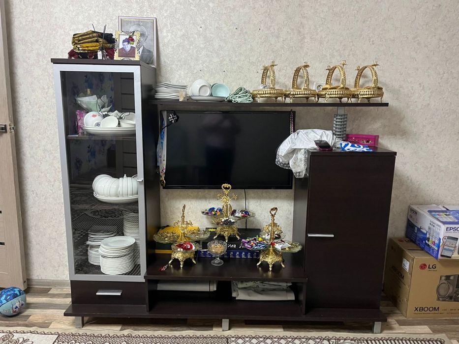 Продажа диван сервант стул