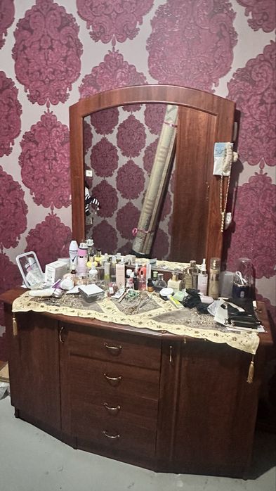 Спалный мебель сотилади