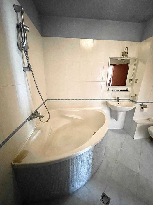Продава се Тристаен апартамент в София, Хладилника - 127 кв.м за 3008 €/кв.м - Снимка #9