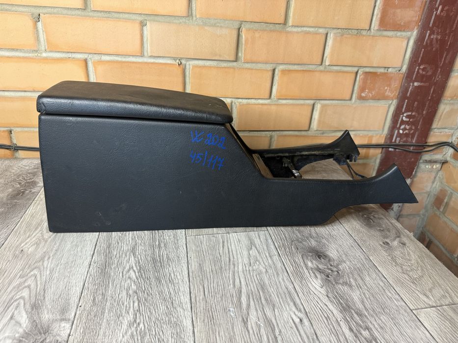 Подлокотник Мерседес 202