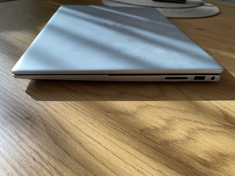 Dell 14 5430 cu Intel i7 13th Gen-1360P, 16 nuclee, 16 GB RAM, 1TB SSD