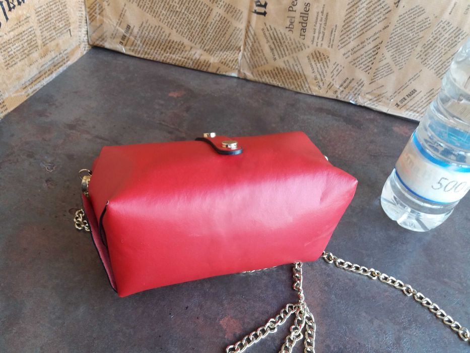 дамска чанта,малка червена,кожена чантичка-естествена кожа