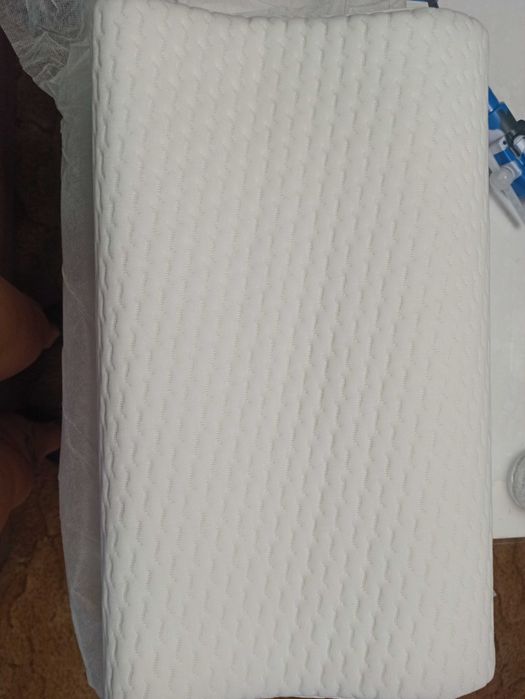 НОВА Възглавница с мемори пяна 30x50x10/7 WELLPUR KVINA - от JYSK