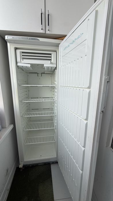 Продам морозильник