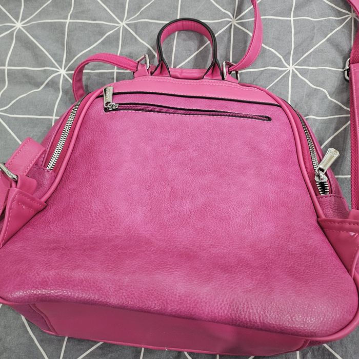 Дамска раница с стил.