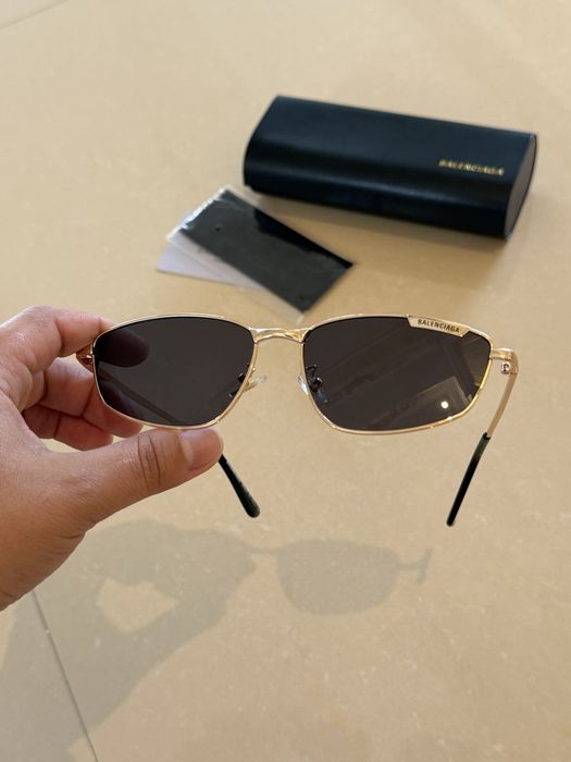 Ochelari de soare B