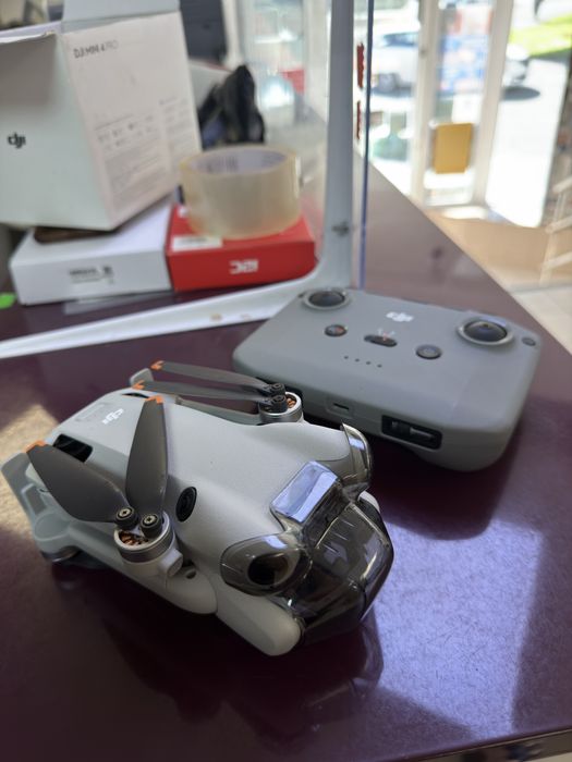 drona DJI Mini 4 pro