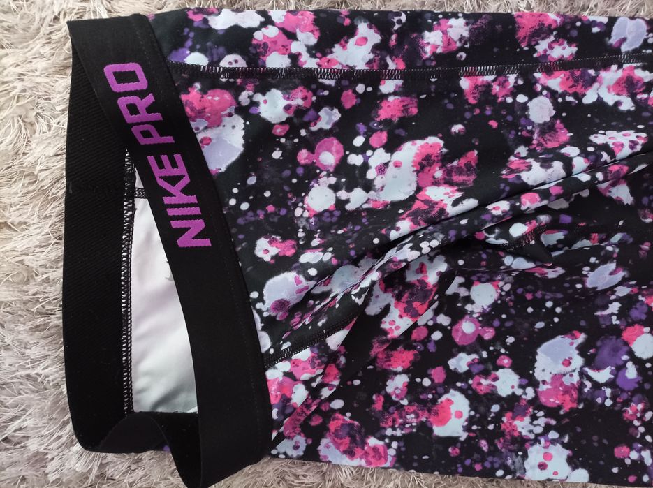 Оригинален дамски клин на Nike Pro!