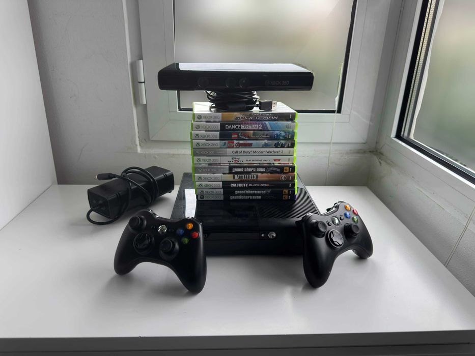 Xbox 360 500GB + Kinect + 2 Controllere + 11 Jocuri