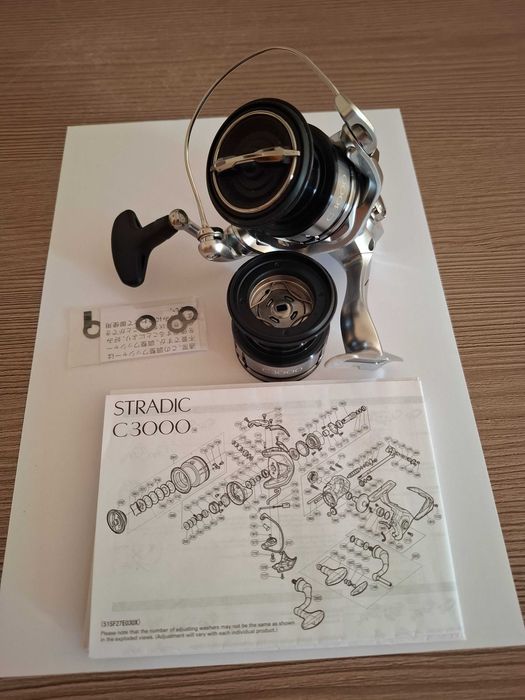 Mulinetă Spinning SHIMANO STRADIC C3000 FL