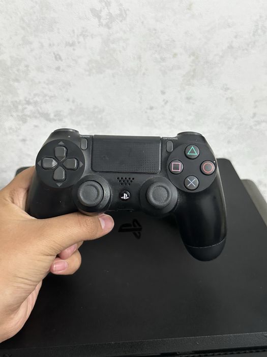 Срочно! Продам прошитую playstation 4 slim 1tb