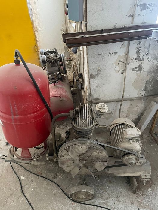 Продаю компрессор воздушный