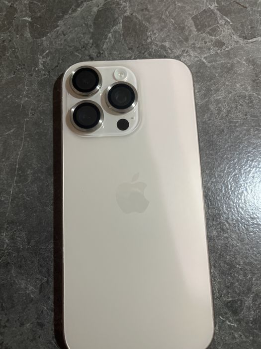 Продаю айфон 16 про новый