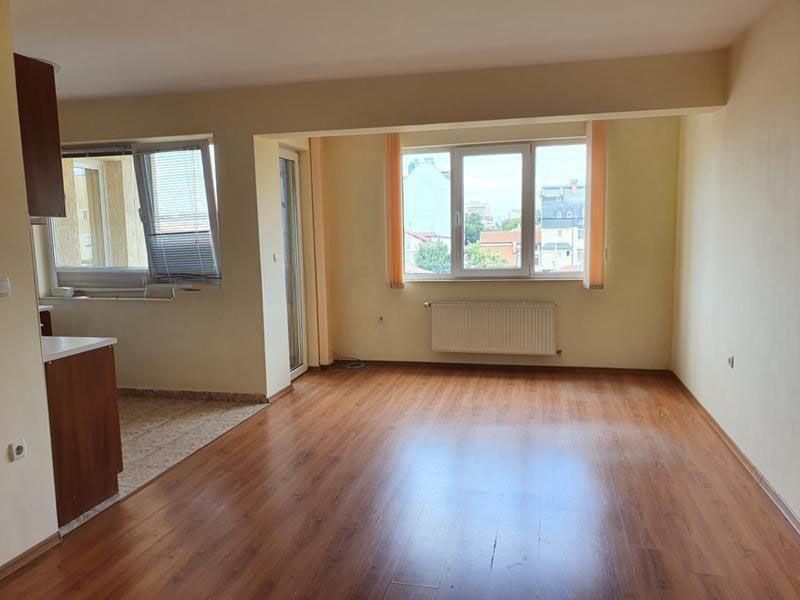 Дава се под наем Двустаен апартамент в София, Надежда 2 - 70 кв.м за 650 € - Снимка #1