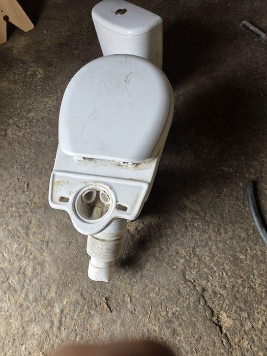 Продам унитаз в хорошем состоянии