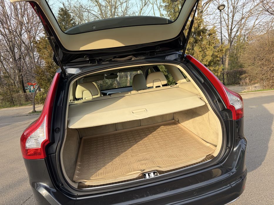 VOLVO XC60 2015 — imagine 3
