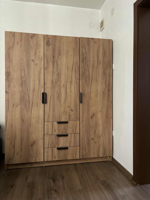 Гардероб 144x176 3 врати 3 чекмеджета цвят дъб