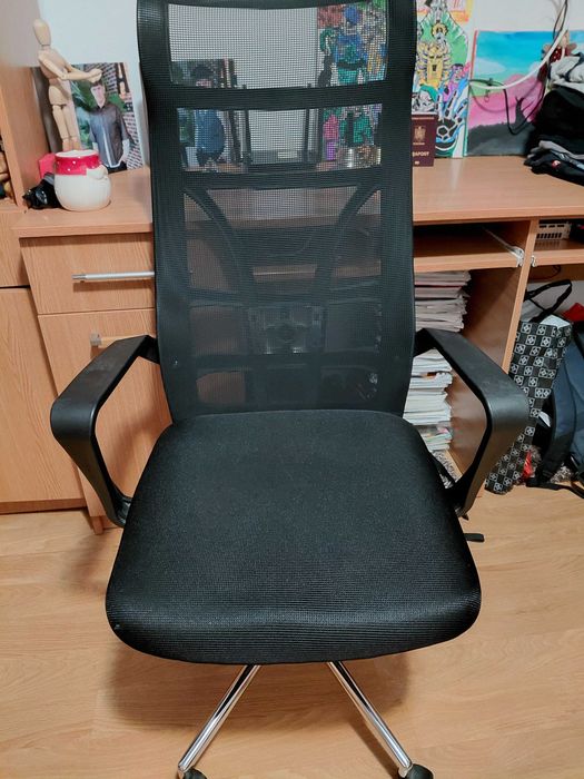 2 scaune de gaming sau birou