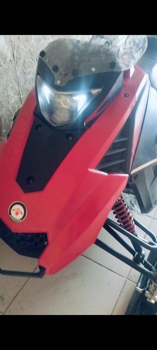 Продам простой и надёжный снегоход, полностью обслужен!