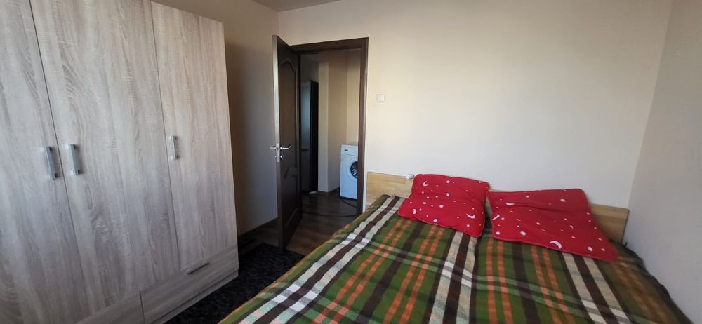 Închiriez apartament