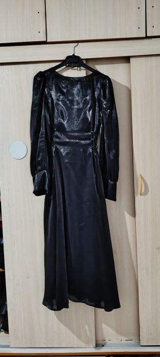 Продам черный  модный платье