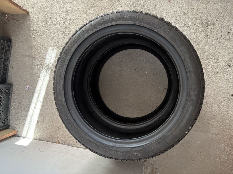 2 броя ЧИСТО НОВИ зимни гуми.