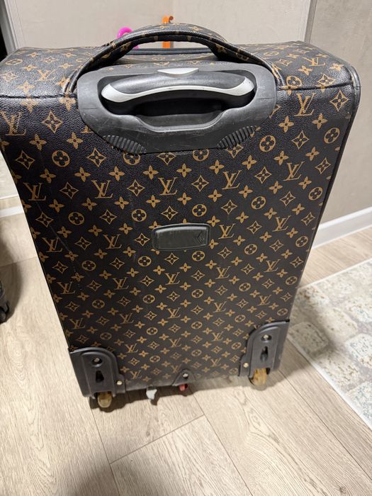 Чемодан 8000 т б/у