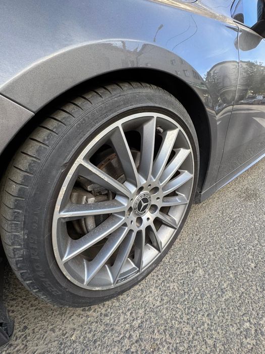 Jenti mercedes AMG R 19 originale cu tot cu cauciucuri semiuzate