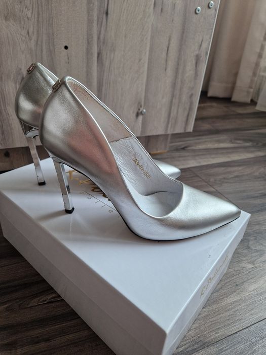 Обувки на ток от естествена кожа R.Polanski