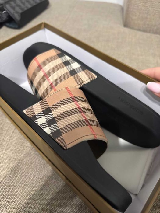 Burberry чехли (джапанки)