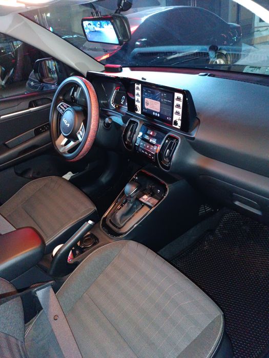 Kia sonet 2 позиция