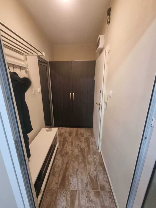 Едностаен обазведен апартамент в Младост 3 . До две метроспирки