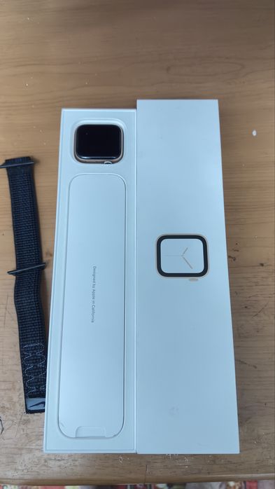 Apple watch 4 ,44 LL/A karopka dakumetlari bor sotiladi