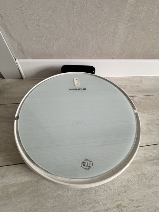 Продам робот пылесос