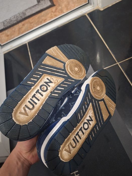 Louis Vuitton albastri