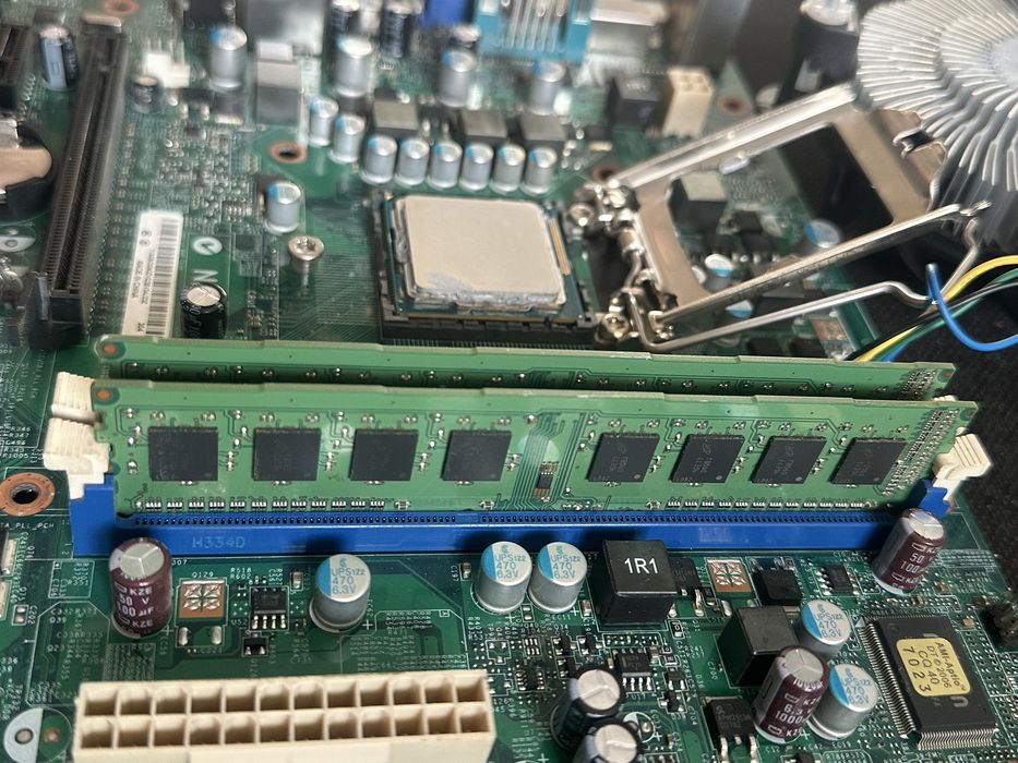 I7 3770 + Placa de baza Lenovo IH61M + 2x4gb ddr3 1600mhz + shield si cooler