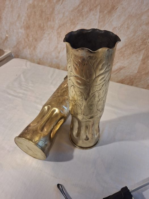 Месингови вази от гилзи